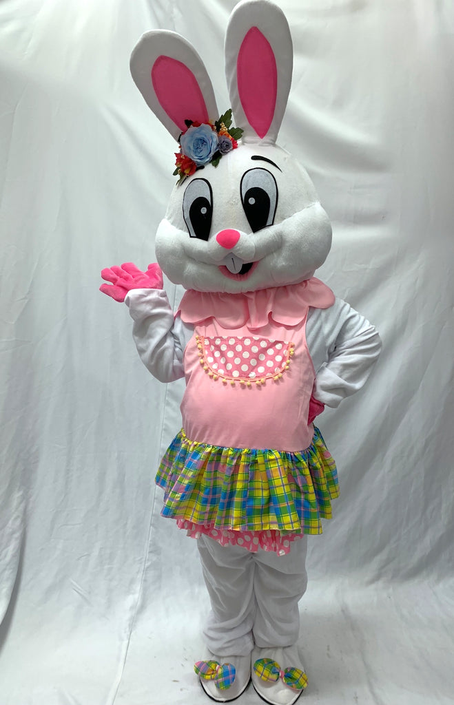 Bunny Sister, Betsy