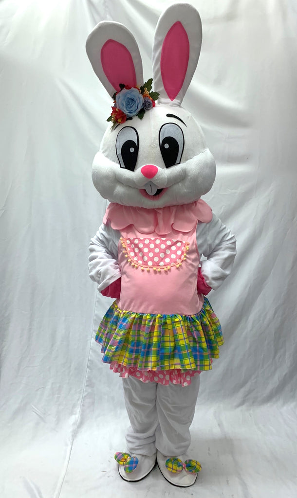 Bunny Sister, Betsy